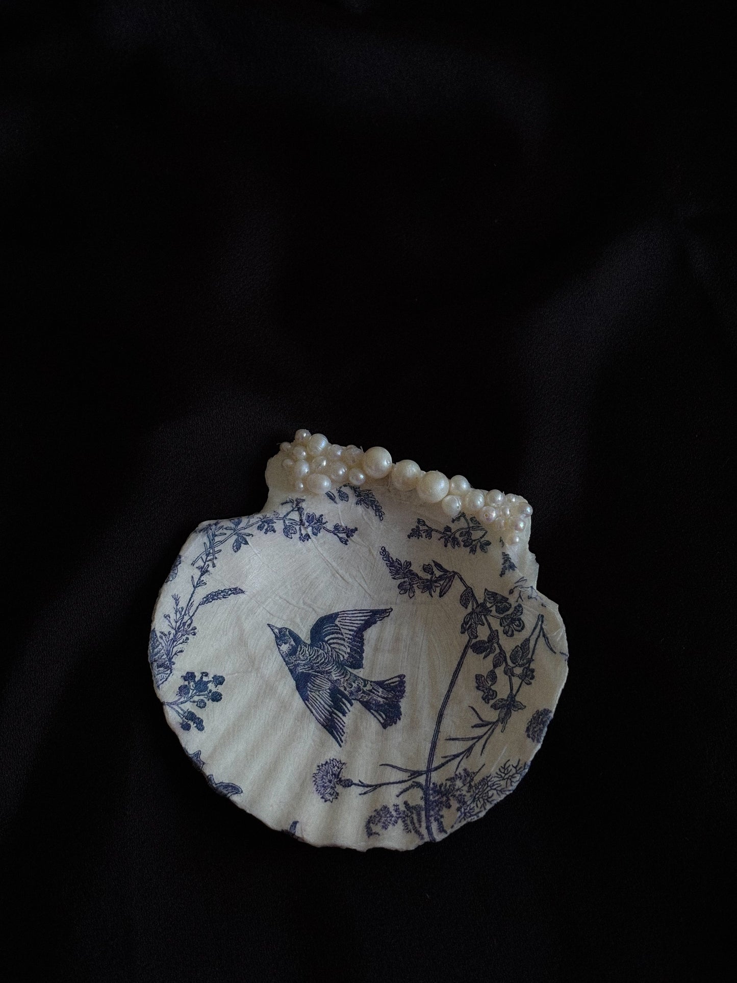 Dabiskā gliemežvāka rotu paplāte Aphrodite – vintage motīvs