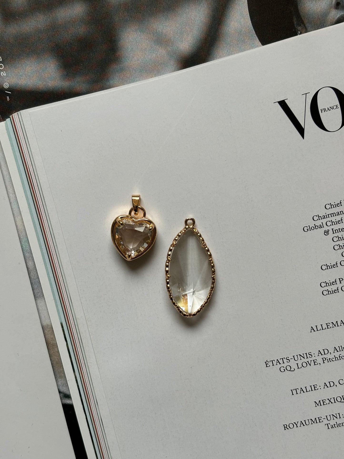 Round pearl bag charm