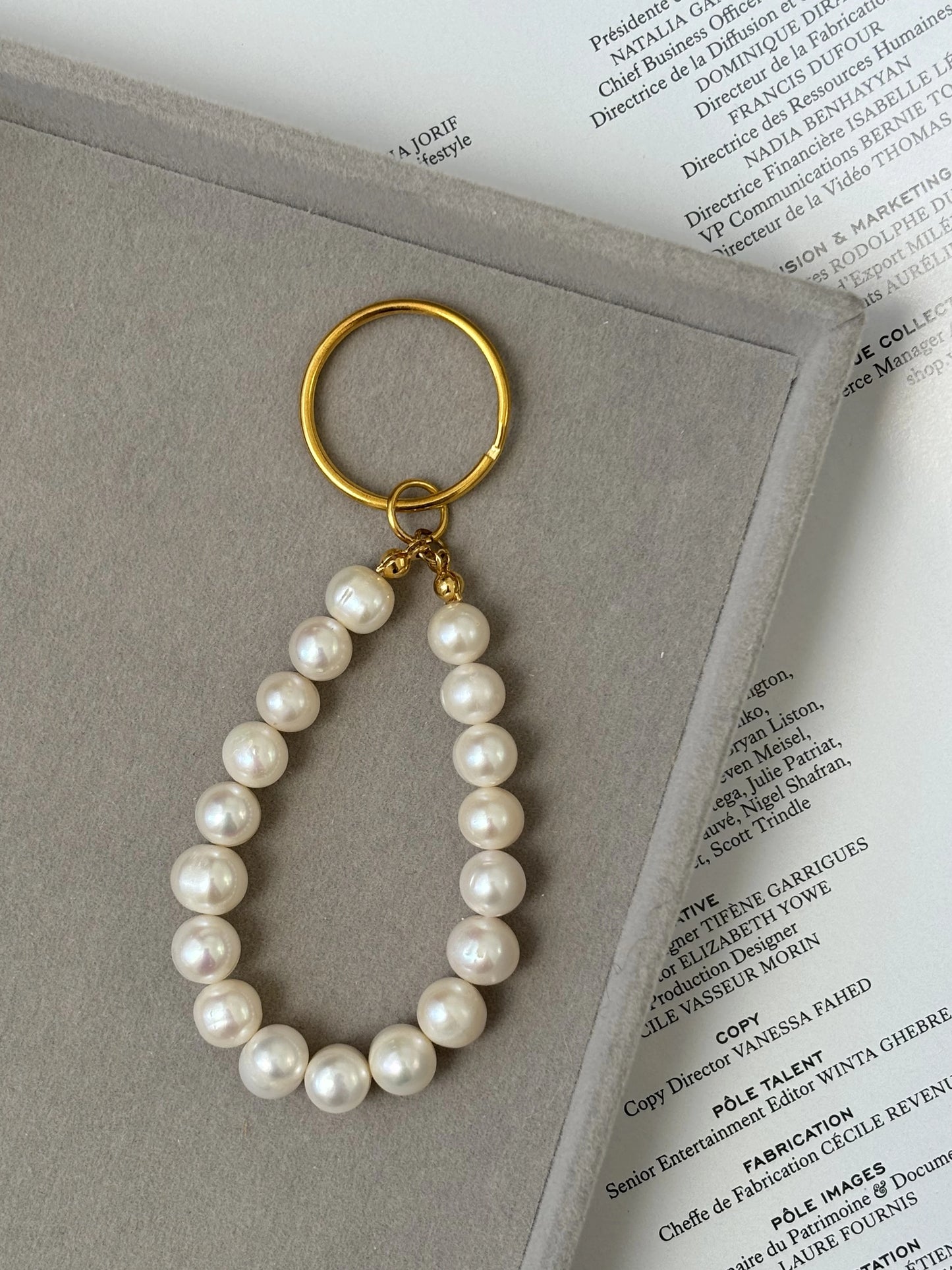 Round pearl keychain - gold
