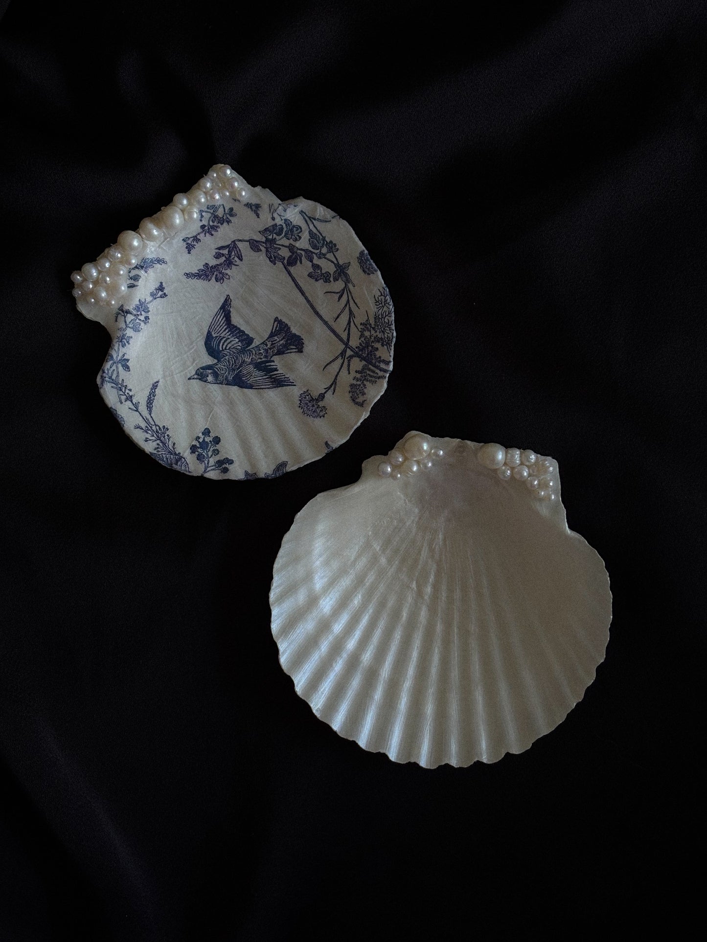 Dabiskā gliemežvāka rotu paplāte Aphrodite –⁠ perlamutrs