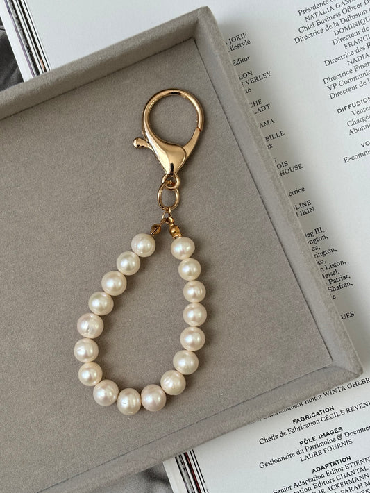Round pearl bag charm
