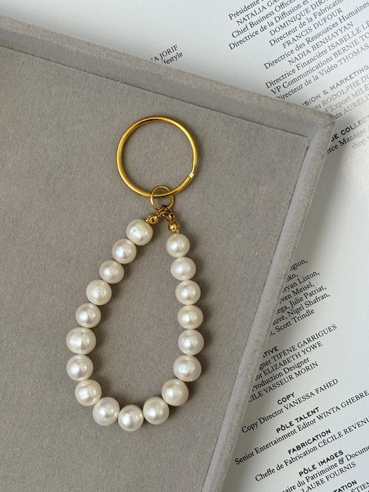 Round pearl keychain - gold